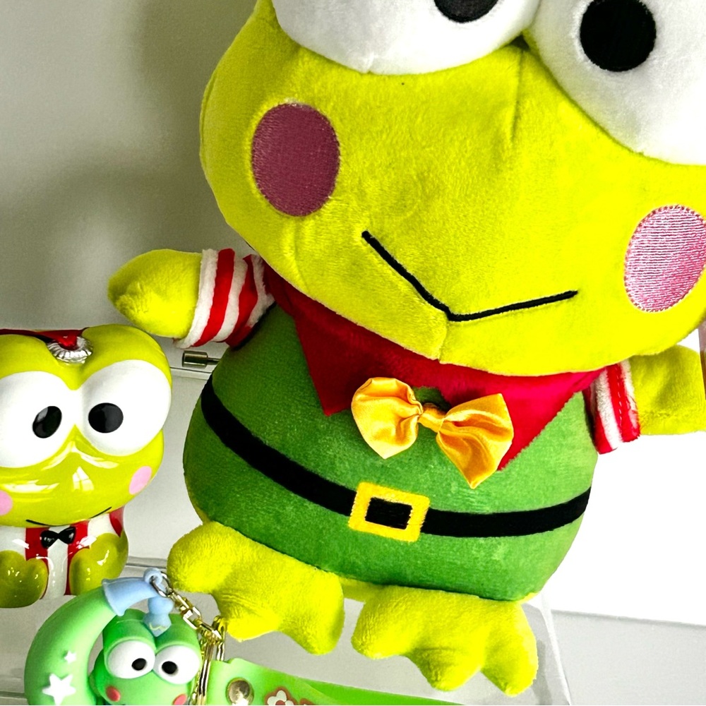 💚Keroppi Adorable Christmas 4-Piece Plush Bundle! - Picture 3 of 10